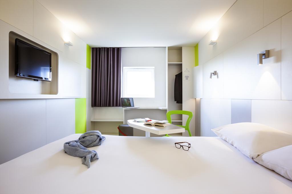 Ibis Styles Paris Saint Ouen Hotel Екстериор снимка