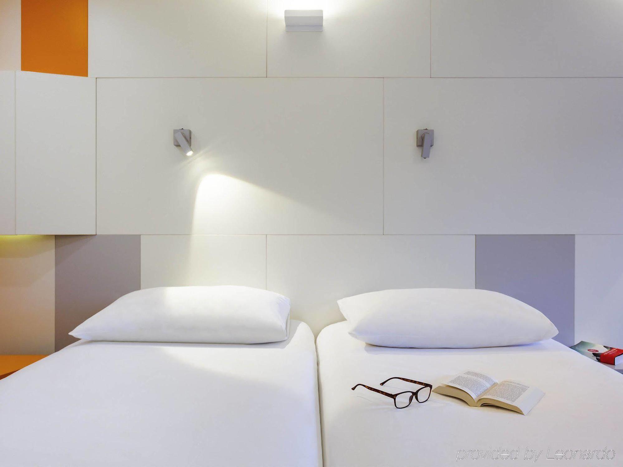 Ibis Styles Paris Saint Ouen Hotel Екстериор снимка