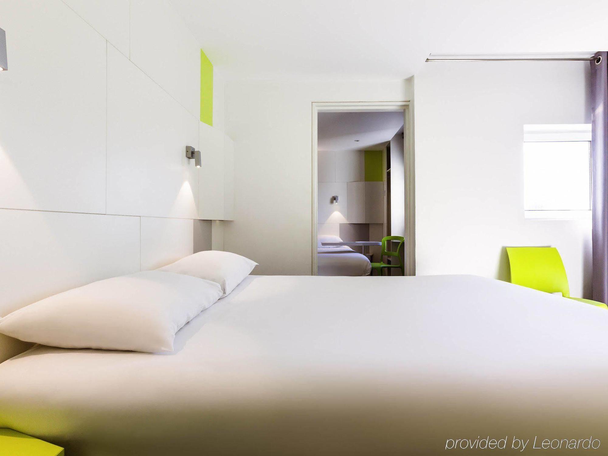 Ibis Styles Paris Saint Ouen Hotel Екстериор снимка
