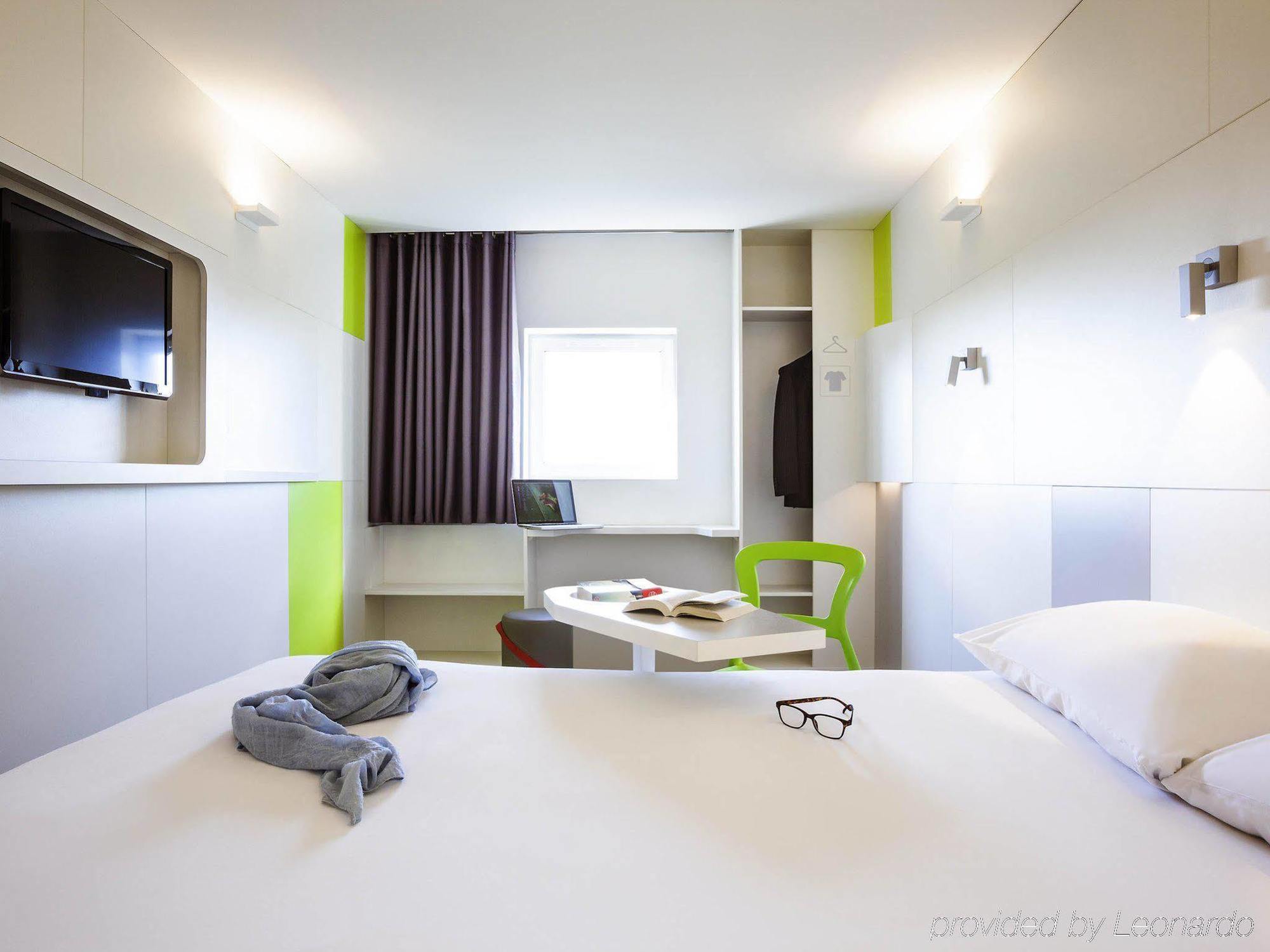 Ibis Styles Paris Saint Ouen Hotel Екстериор снимка